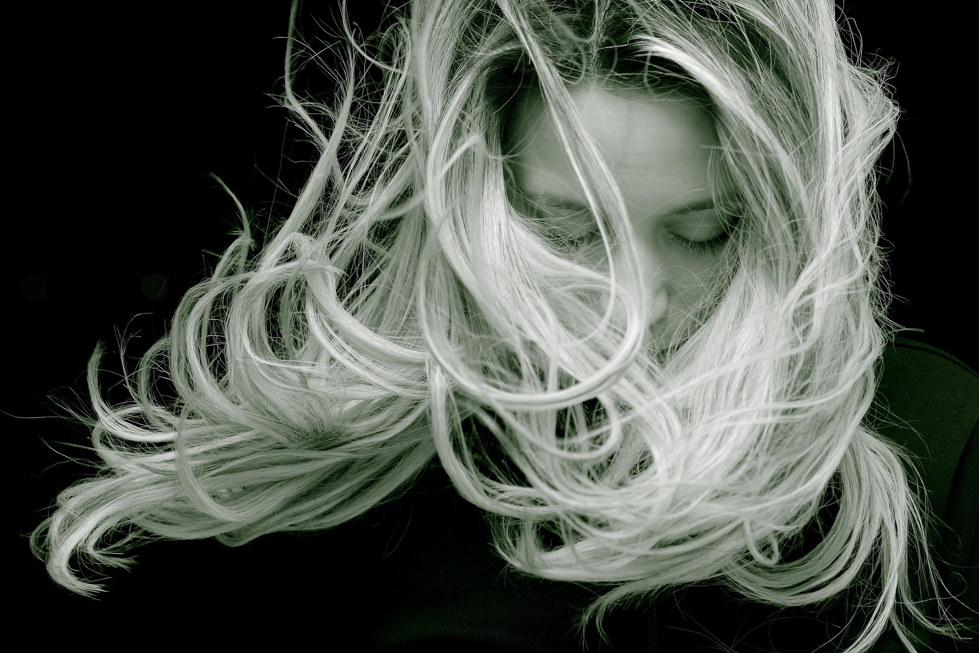 blond vlasy